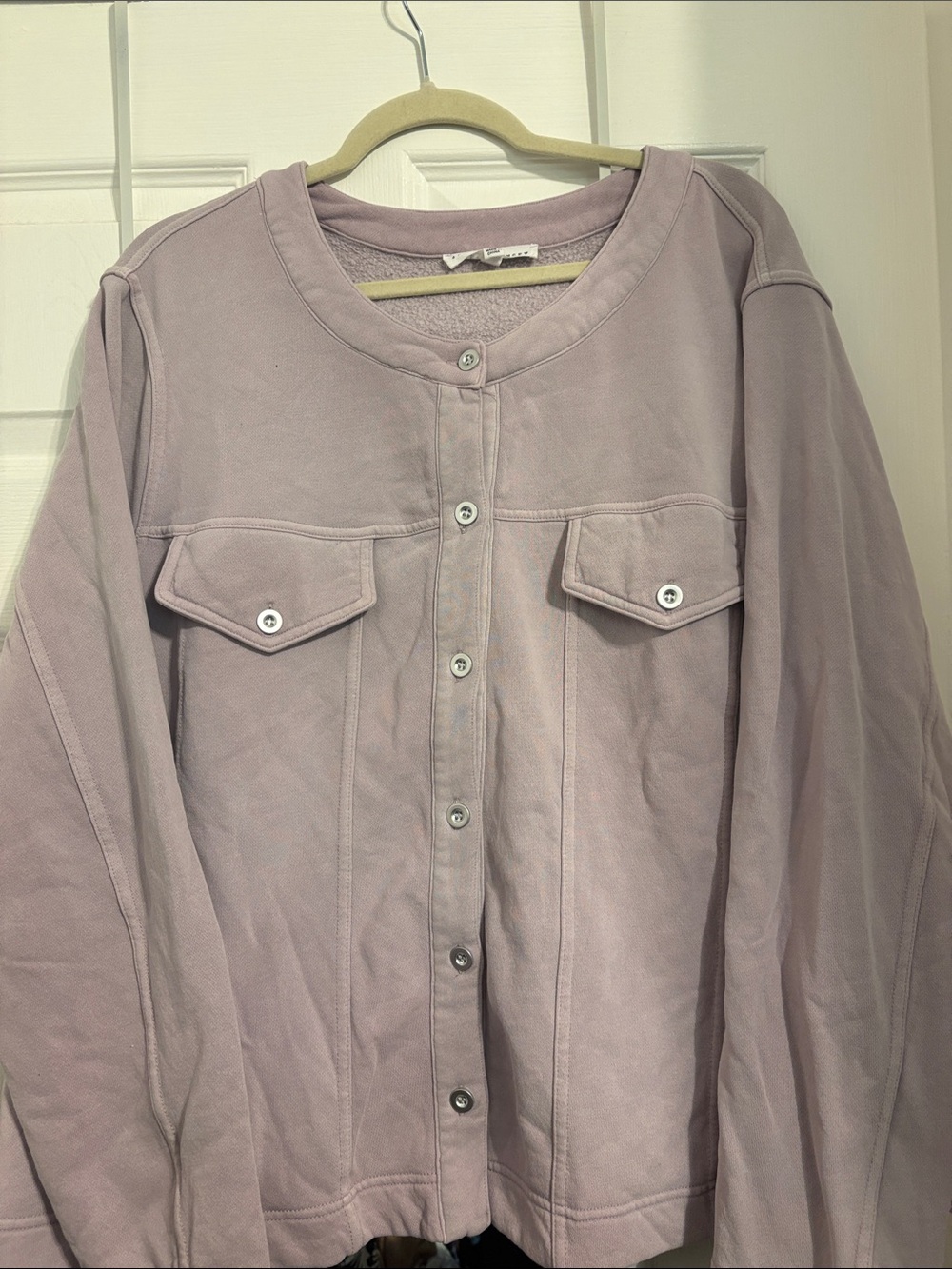 Women’s Light Lavender Button-Front Sweatshirt PtP 29, L 26